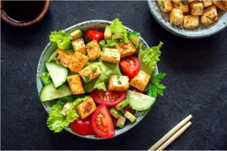 ăn đậu phụ có giảm cân không: salad