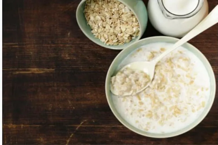 cháo yến mạch giảm cân với sữa