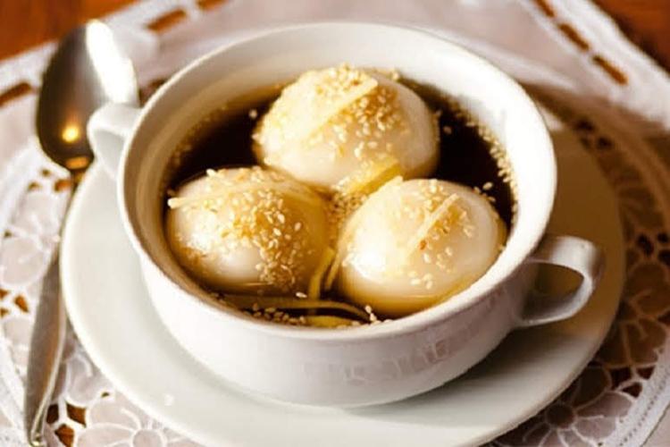 Mâm cúng rằm tháng giêng: bánh trôi