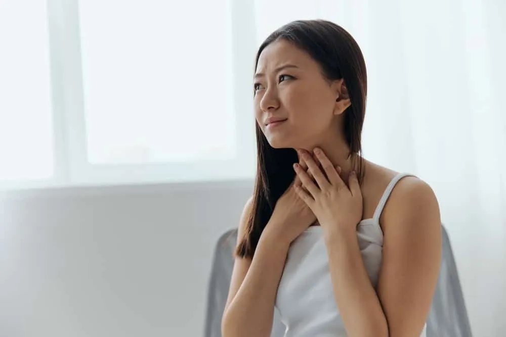 ngứa cổ họng ho kéo dài