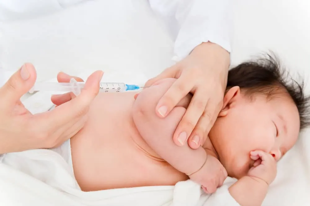 trẻ 2 tháng tiêm mũi gì