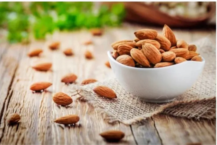 trước khi tập yoga nên ăn gì: hạnh nhân