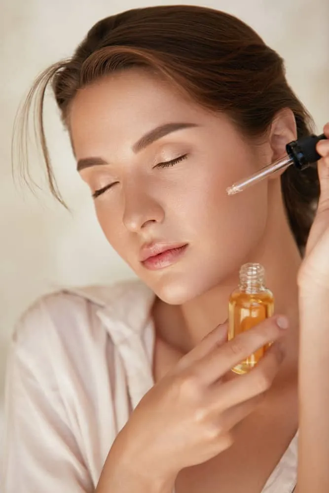 Có nên bôi vitamin e để qua đêm không là vấn đề được nhiều người quan tâm