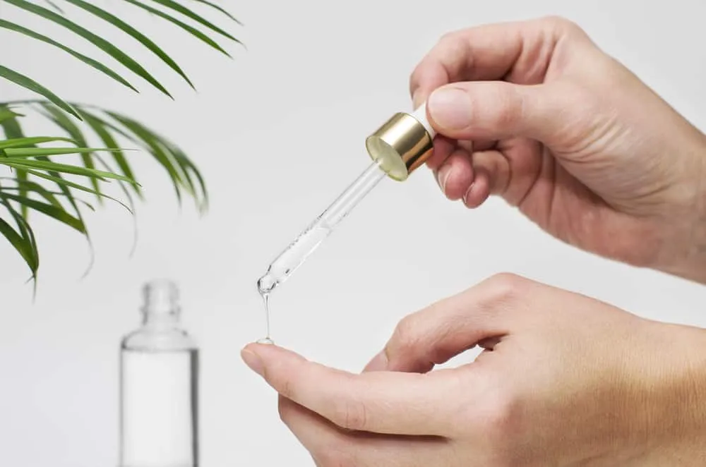 Có nên bôi vitamin e để qua đêm không còn tùy thuộc vào tình trạng da của bạn