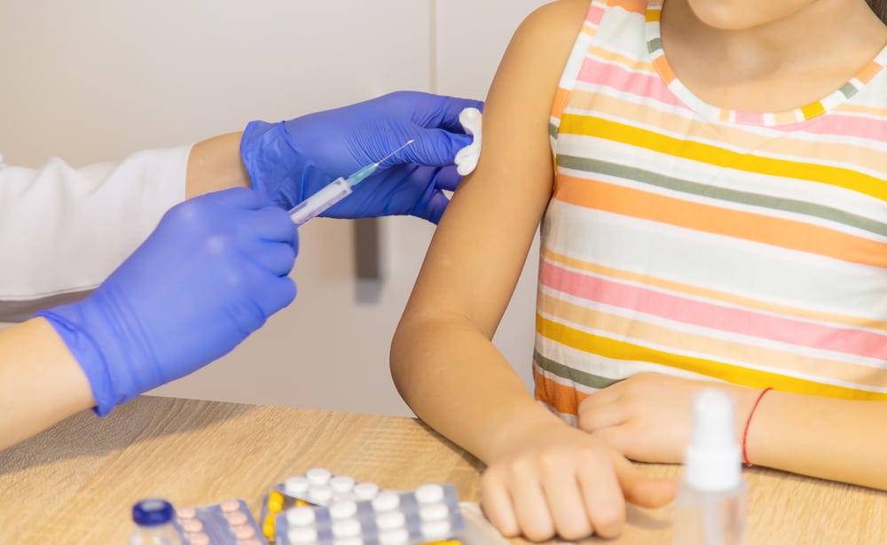 Uống kháng sinh có tiêm phòng được không?