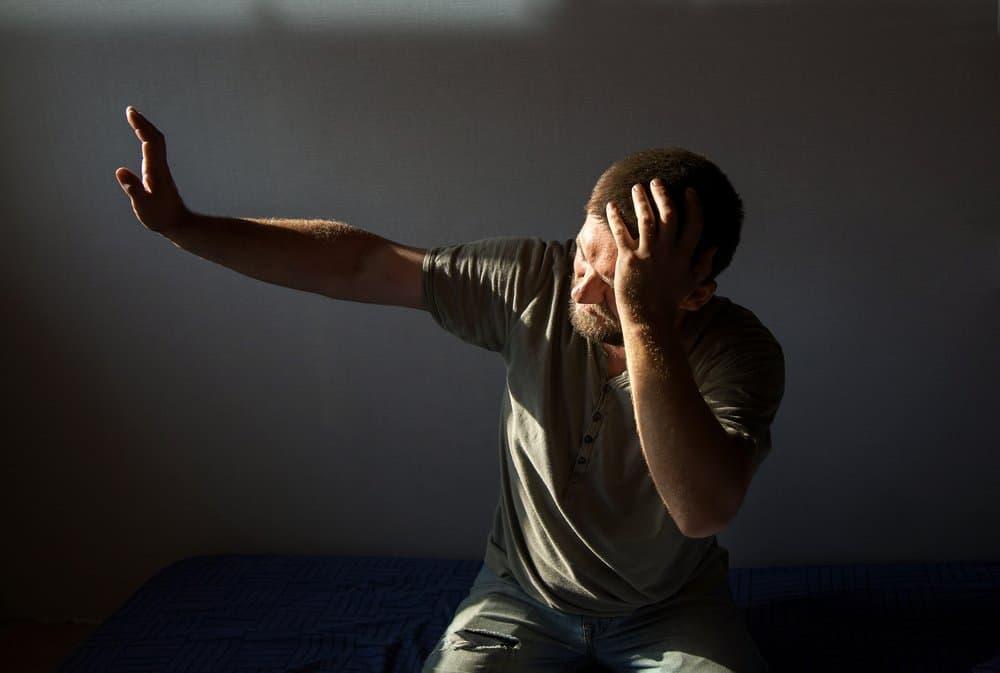 mắt nhạy cảm với ánh sáng