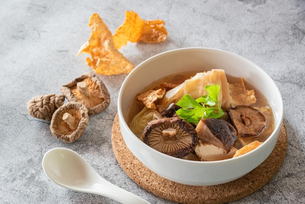 sai sinh ăn nấm được không