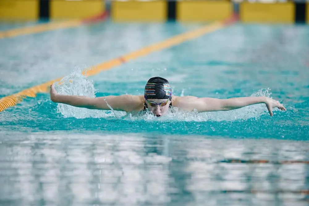 Các kiểu bơi: Bơi bướm