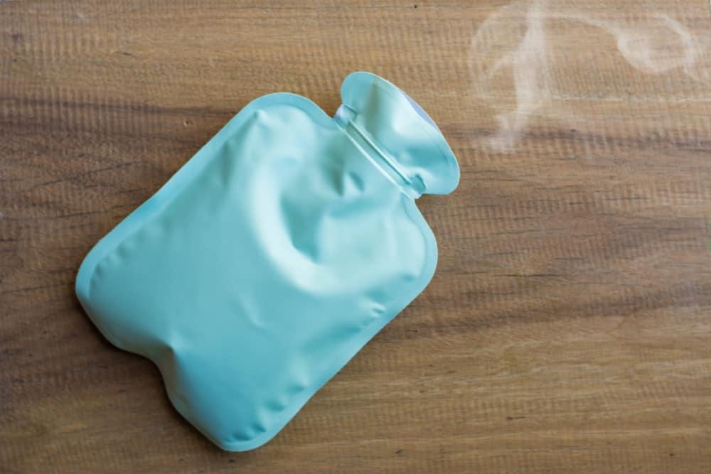 đau bụng kinh chườm nóng hay lạnh