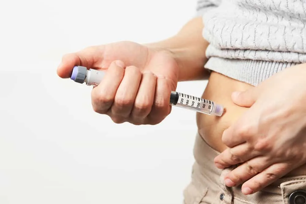 miếng dán trị tiểu đường thay thế insulin đường tiêm