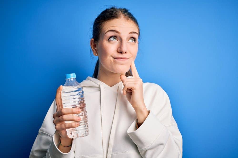 tập thể dục xong có nên uống nước