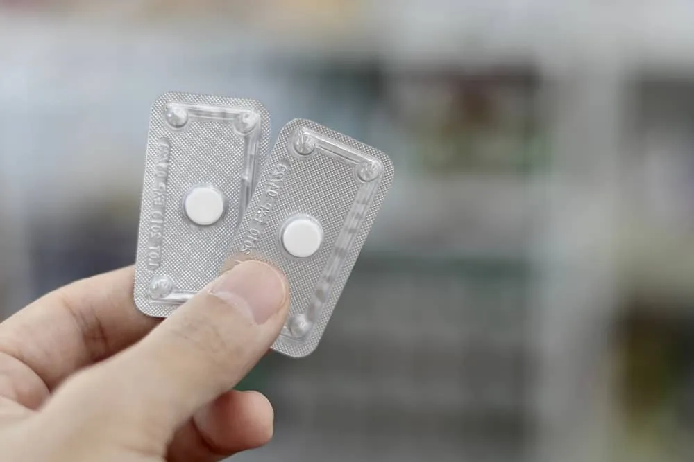 thuốc tránh thai khẩn cấp levonorgestrel