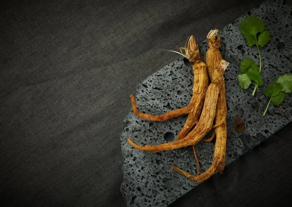 Bác sĩ trả lời: Những ai không nên uống hồng sâm