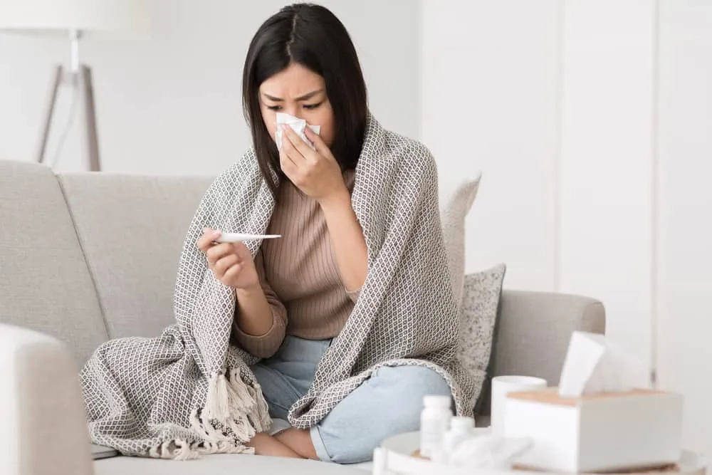 chảy nước mũi do cảm lạnh