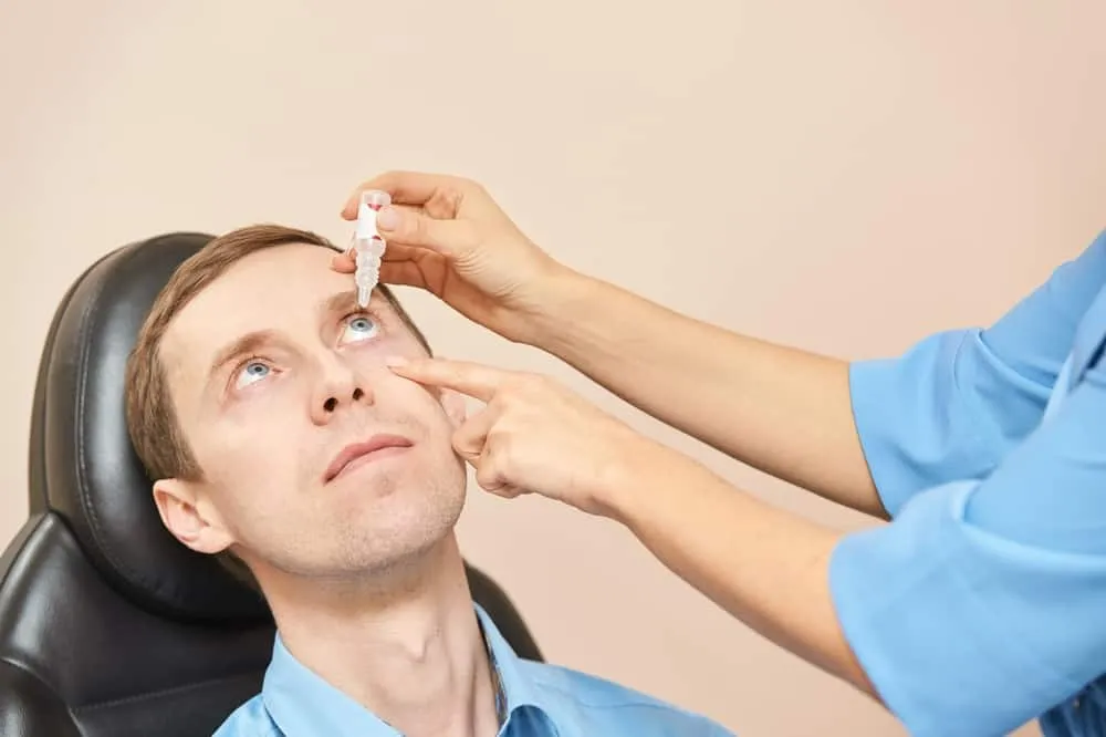 chăm sóc mắt sau khi mổ mắt cận thị