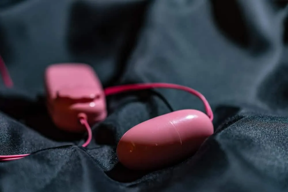 Đồ chơi tình yêu dành cho nữ: Trứng rung tình yêu