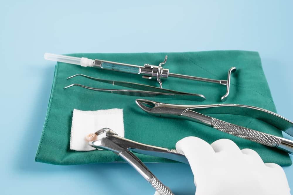 lưu ý khi sử dụng kháng sinh răng lợi