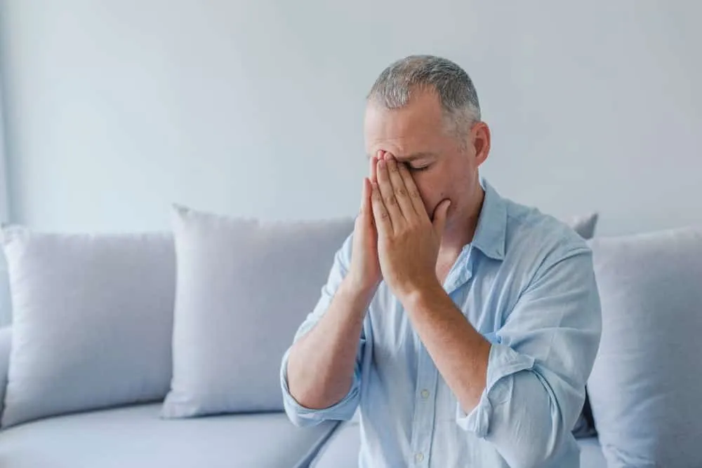 rối loạn tiền đình có nguy hiểm không và cách sống chung