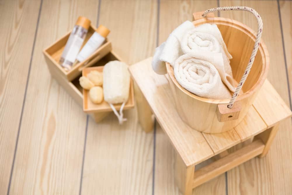 sốt xuất huyết có được tắm không