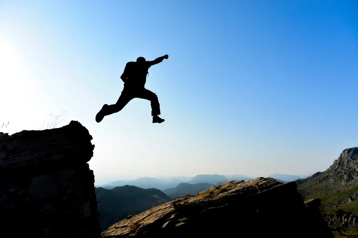 Nguyên nhân nghiện mạng xã hội thực sự của giới trẻ