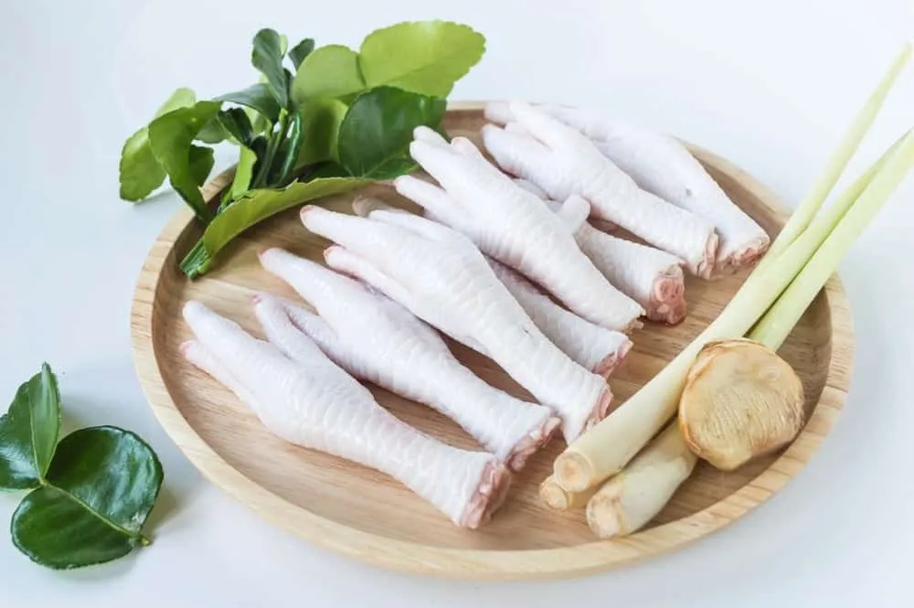 Cách chọn chân gà trước khi làm món chân gà sả tắc
