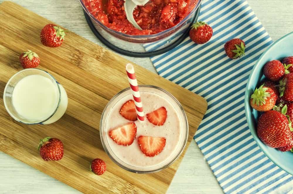 cách làm sinh tố lúa mạch dâu tây và sữa chua