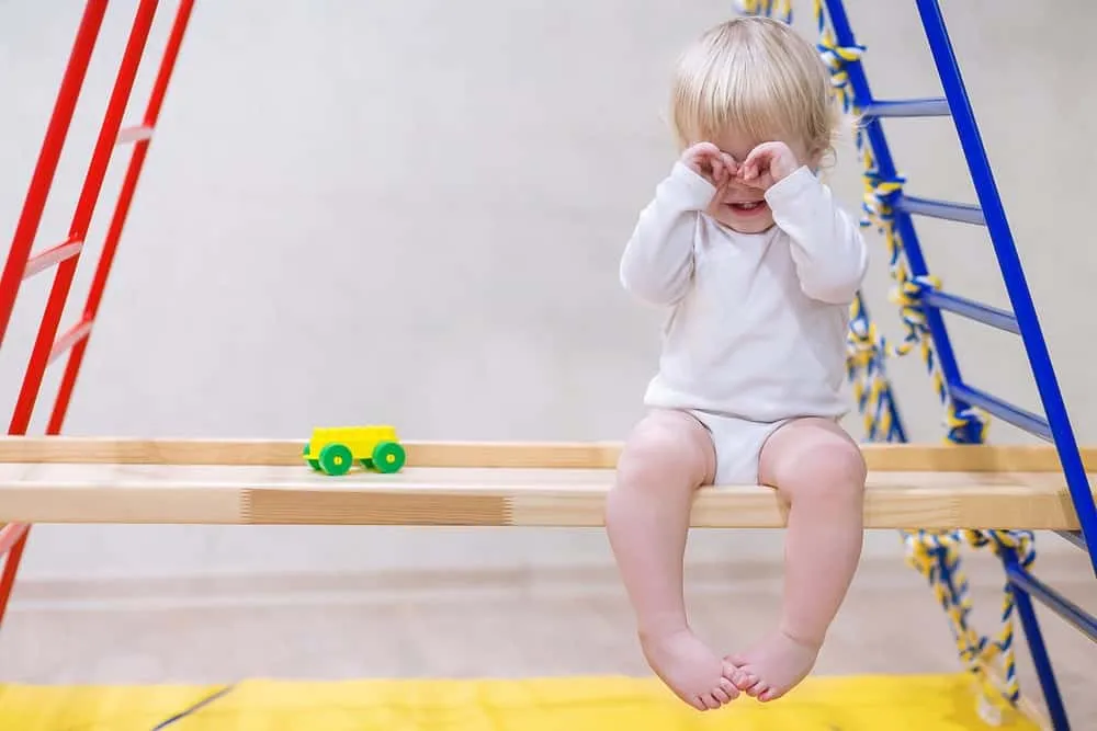 trẻ con tức giận, quấy khóc