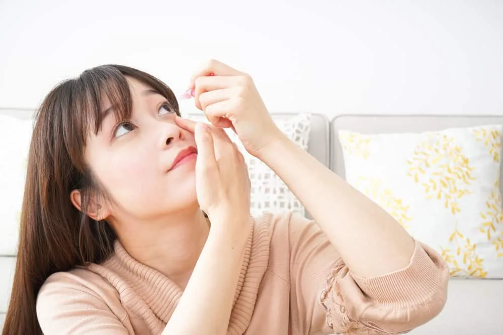 cách dùng thuốc nhỏ mắt V Rohto cool