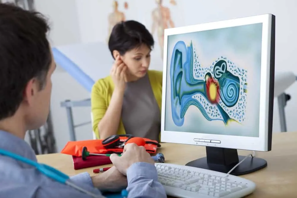 đau nhói trong tai cần làm gì