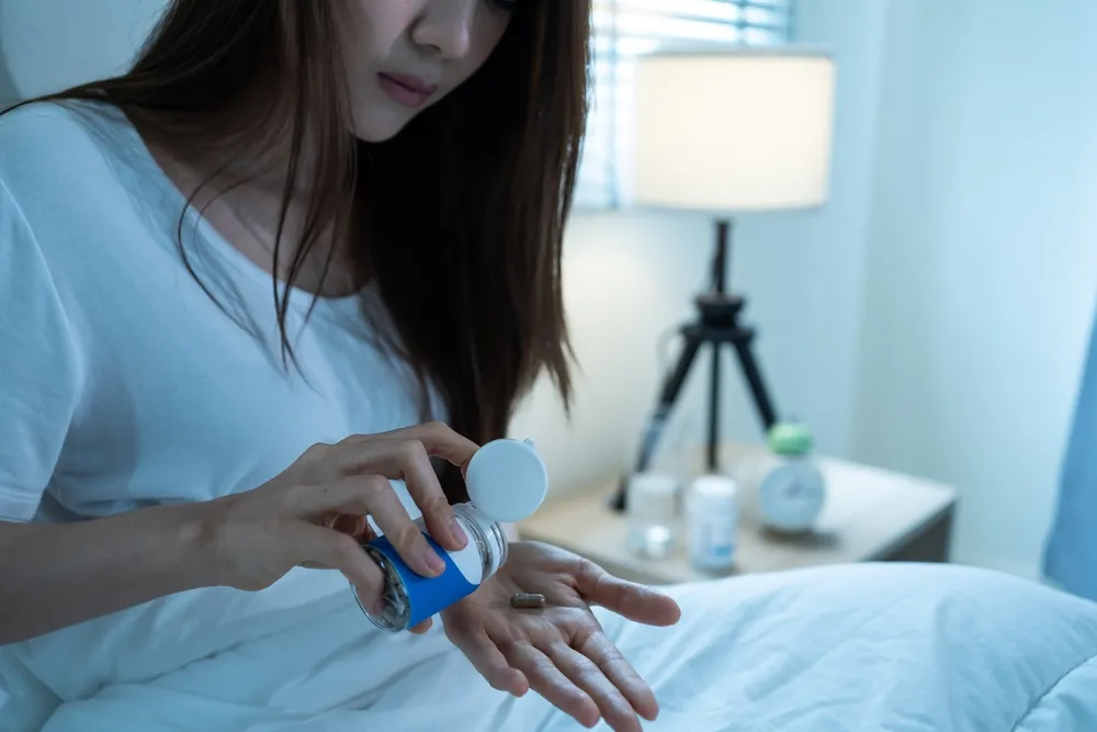 dùng thuốc trị ho về đêm cho người lớn