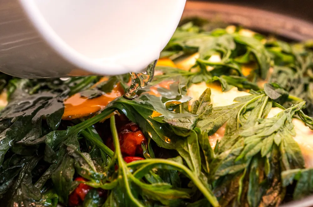 gà tần ngải cứu