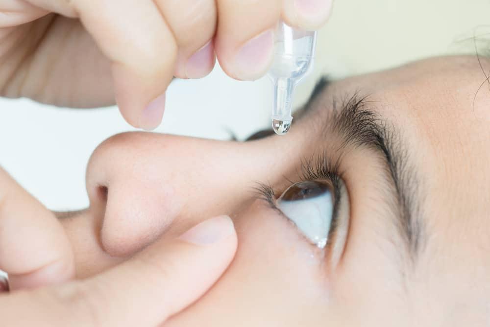 thận trọng khi dùng thuốc nhỏ mắt V Rohto cool