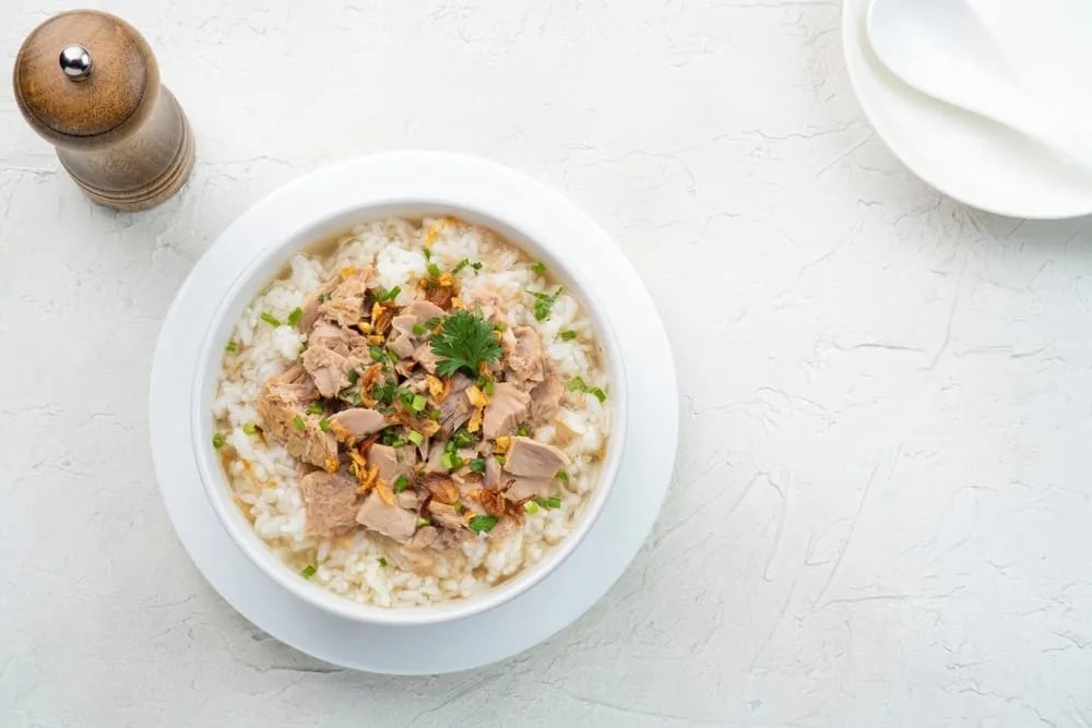 cháo cá ngừ cho bé ăn dặm