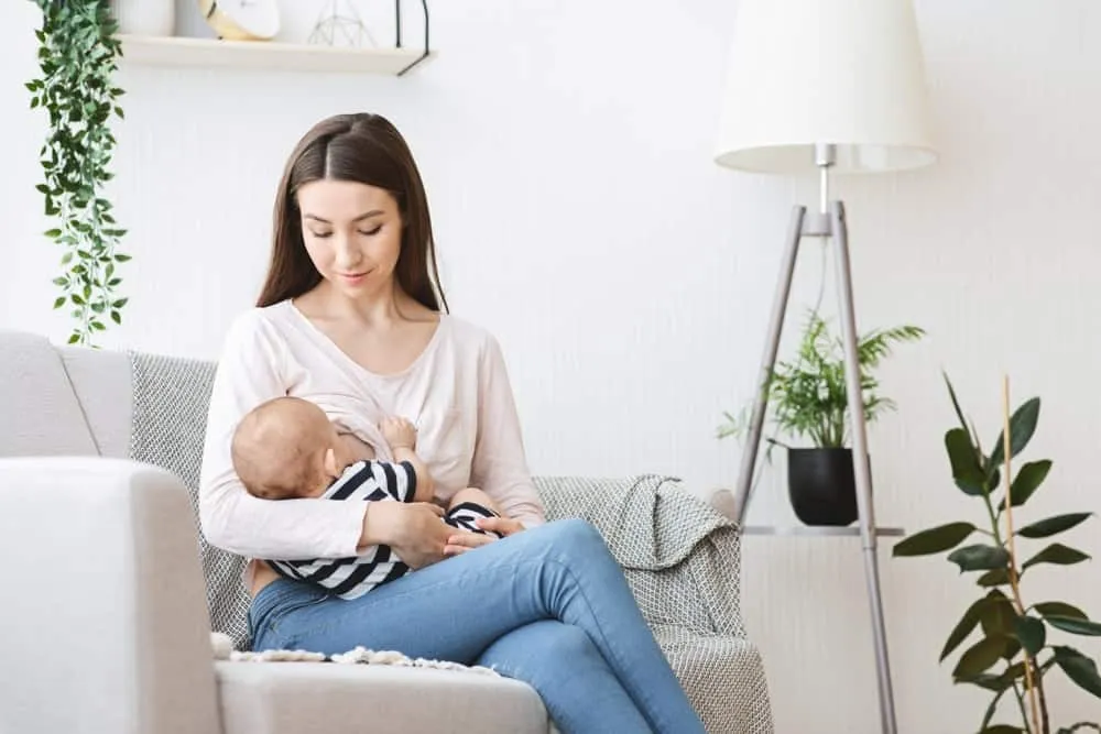 Chọn sữa tốt cho hệ tiêu hóa của trẻ sinh mổ