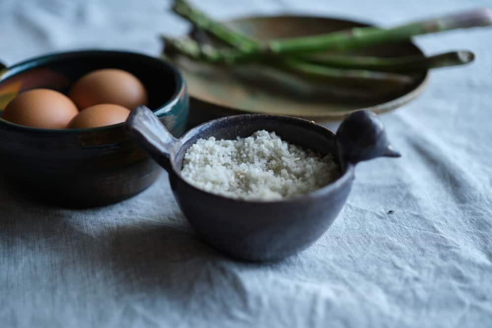 bị ho ăn trứng gà được không, cần lưu ý gì