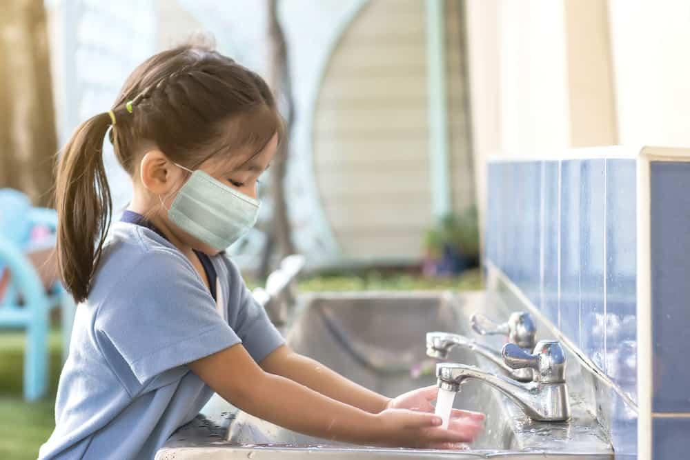 cách phòng tránh bệnh tay chân miệng cho trẻ: rửa tay đúng cách