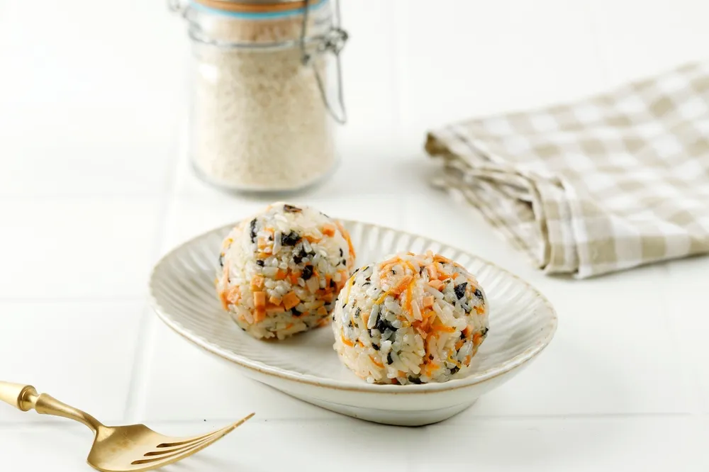 cua nấu với gì cho bé ăn dặm: cơm nắm thịt cua