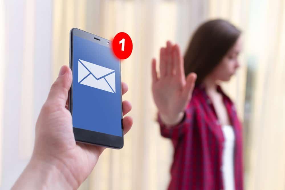 Ngừng theo dõi MXH