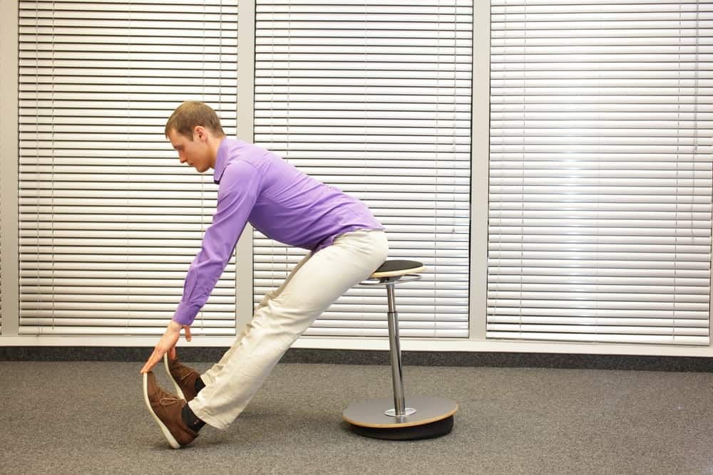 bài tập giãn cơ căng gân kheo khi ngồi