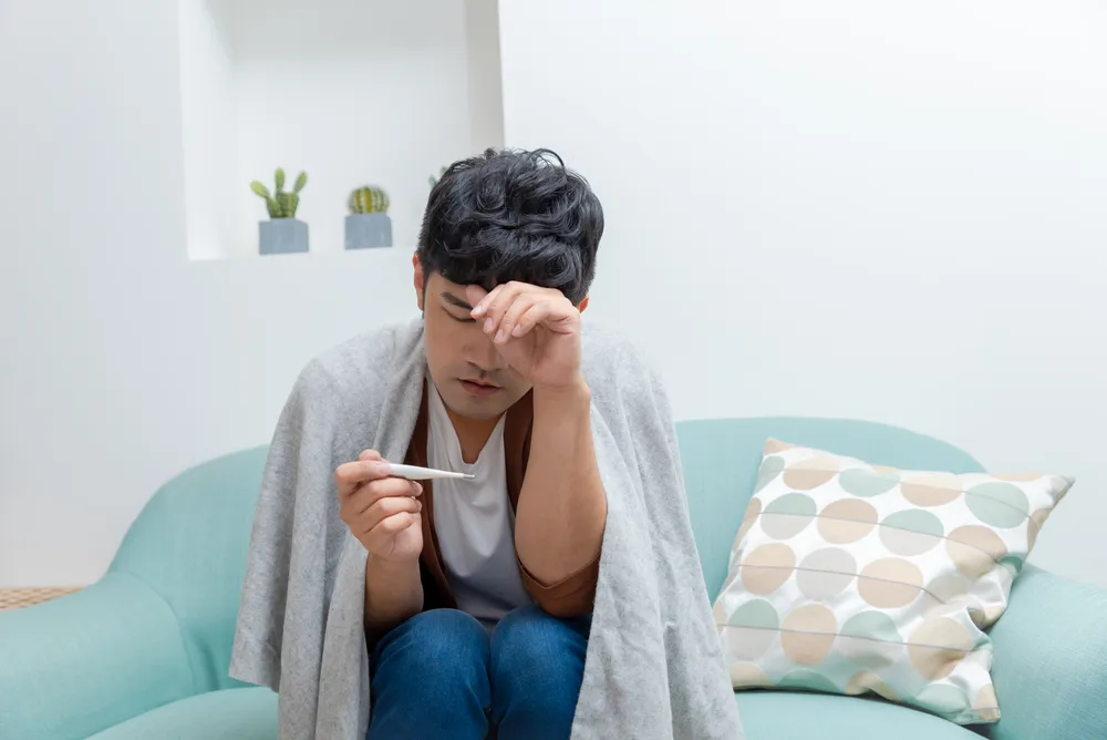 sốt ớn lạnh đau nhức người do sốt rét