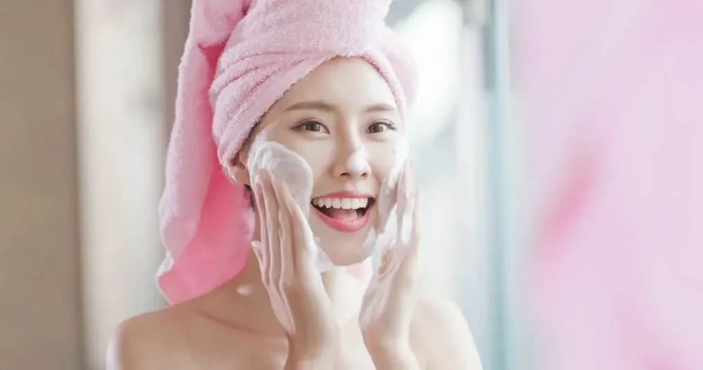 tẩy da chết trước hay rửa mặt trước 