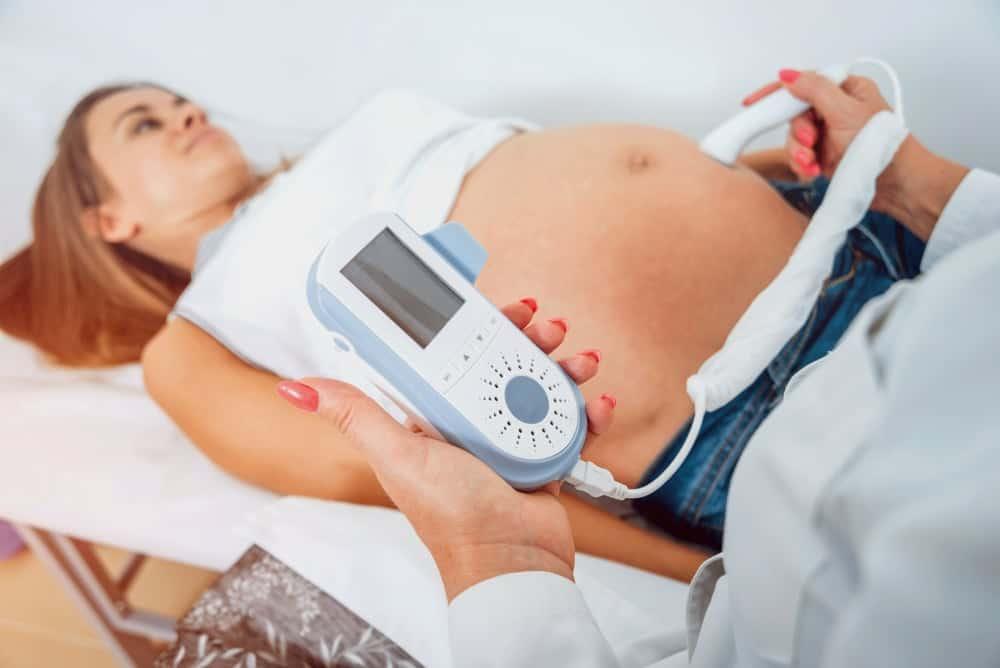 thai 22 tuần phải làm xét nghiệm gì: đo tim thai