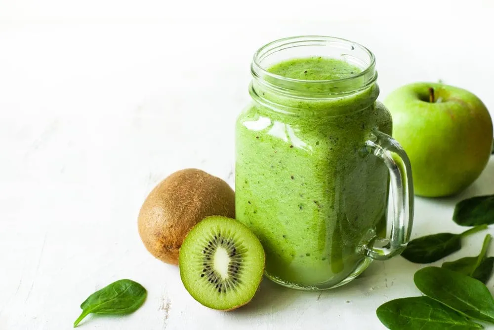 cách làm sinh tố táo cho bé với kiwi