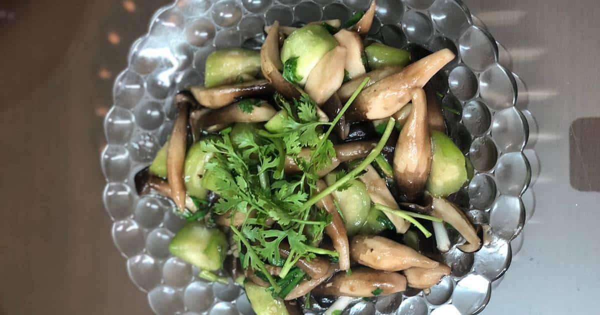 Nấm mối tự nhiên xào mướp