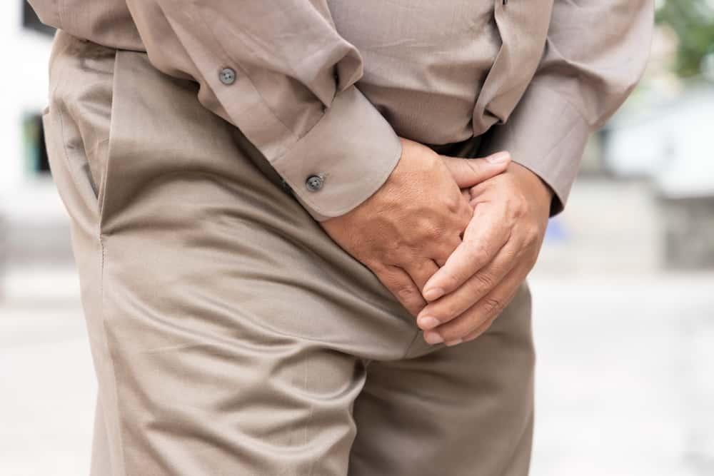 nước tiểu nóng