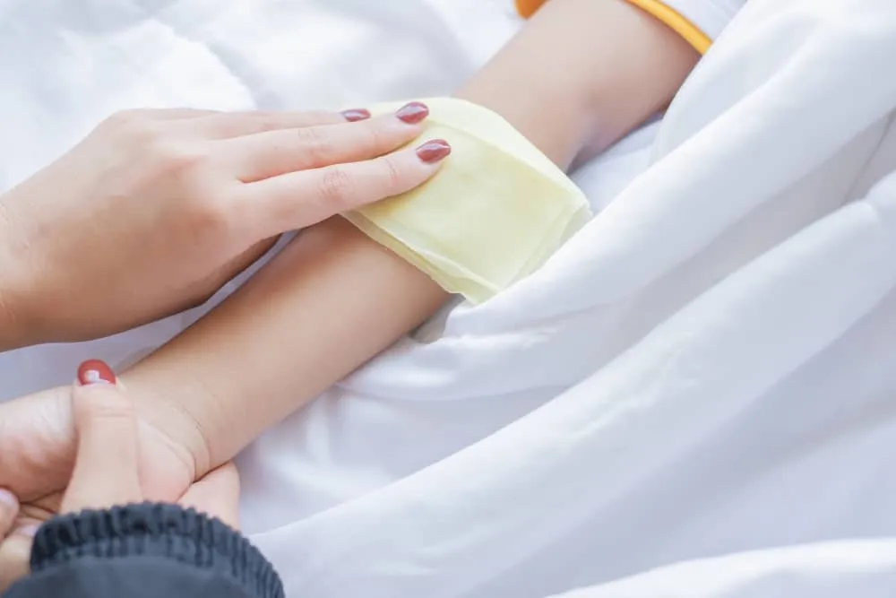 cách dùng khăn hạ sốt Dr Papie