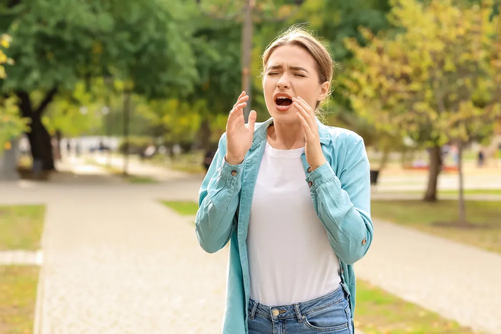 không hắt xì hơi được là bệnh gì