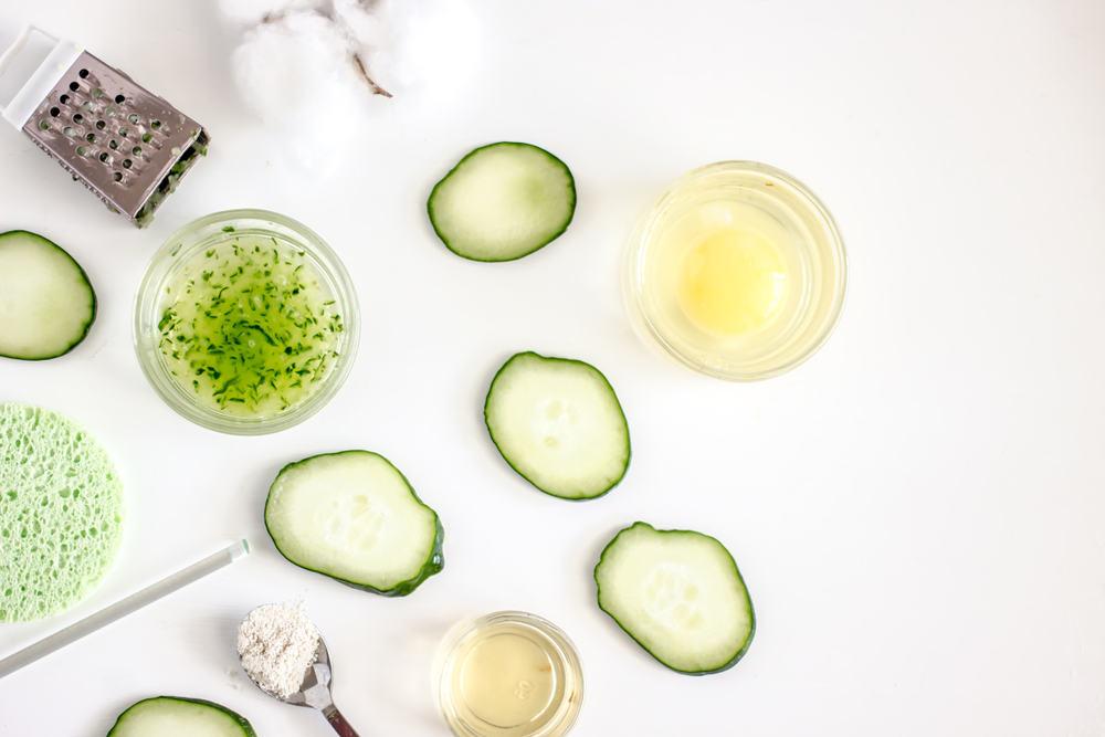 mặt nạ phục hồi da từ dưa leo vào lòng trắng trứng