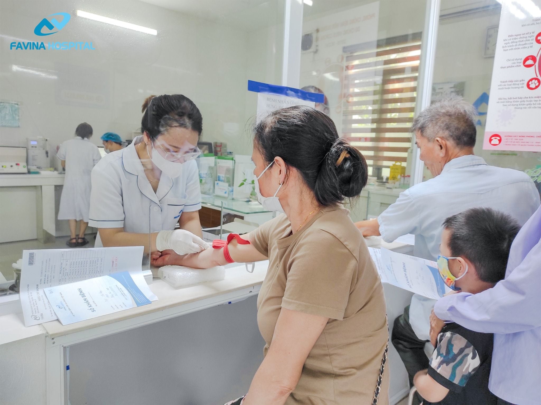 Thăm khám tại Phòng khám Đa khoa Favina