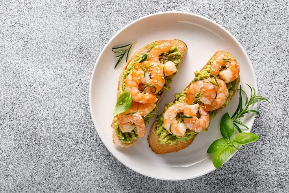 trẻ mấy tháng ăn được tôm